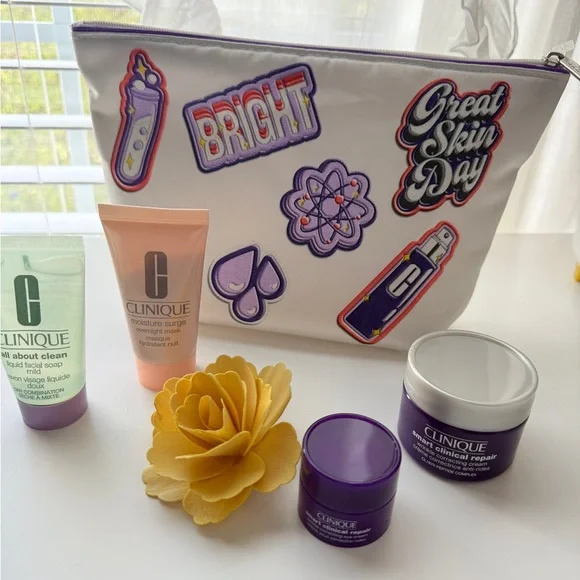 Clinique Skincare Deluxe Travel Set with Cosmetic Bag